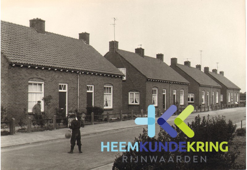 Spijk Arbeiders woningen Oude Kleefsepostweg Coll. G.B.Janssen (1)